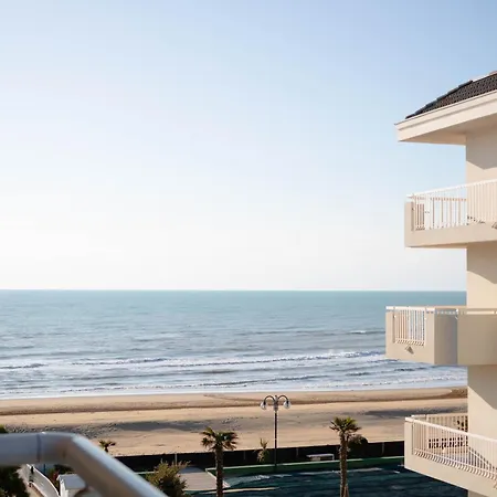 Diplomatic Superior Fronte Mare Appartement