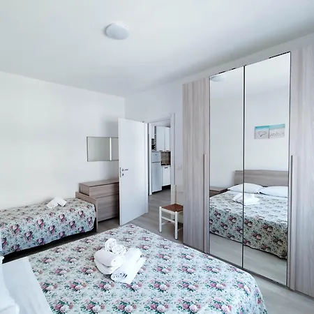 Diplomatic Superior Fronte Mare Appartement