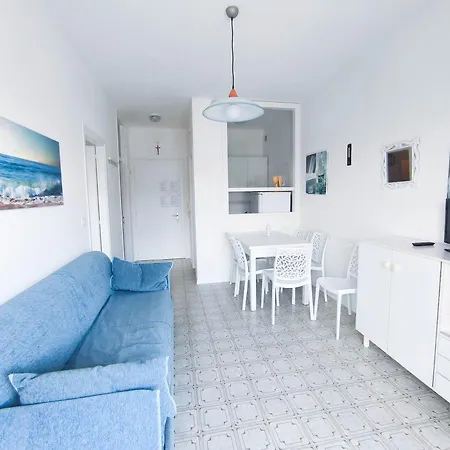 Diplomatic Superior Fronte Mare Appartement