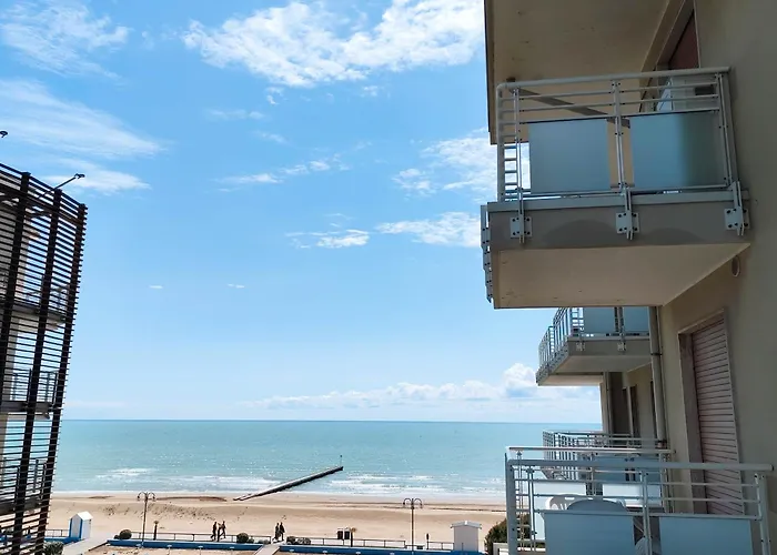 Diplomatic Superior Fronte Mare Apartment Lido di Jesolo